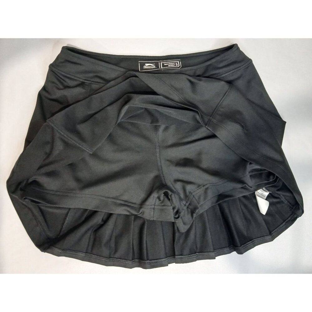 Black Skorts With Pleats and Zip Pocket